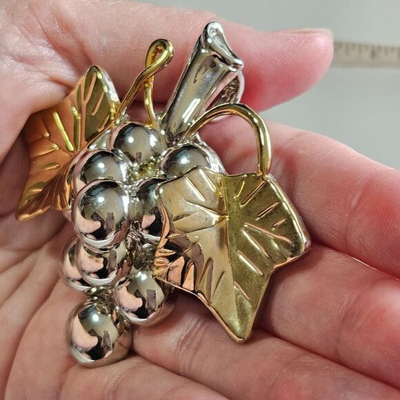 MJ silver and gold tone grape cluster brooch - Picture 2 of 11